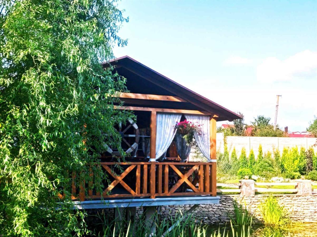 Готельно-Ресторанний Комплекс Прованс Парк Pochaiv Ngoại thất bức ảnh