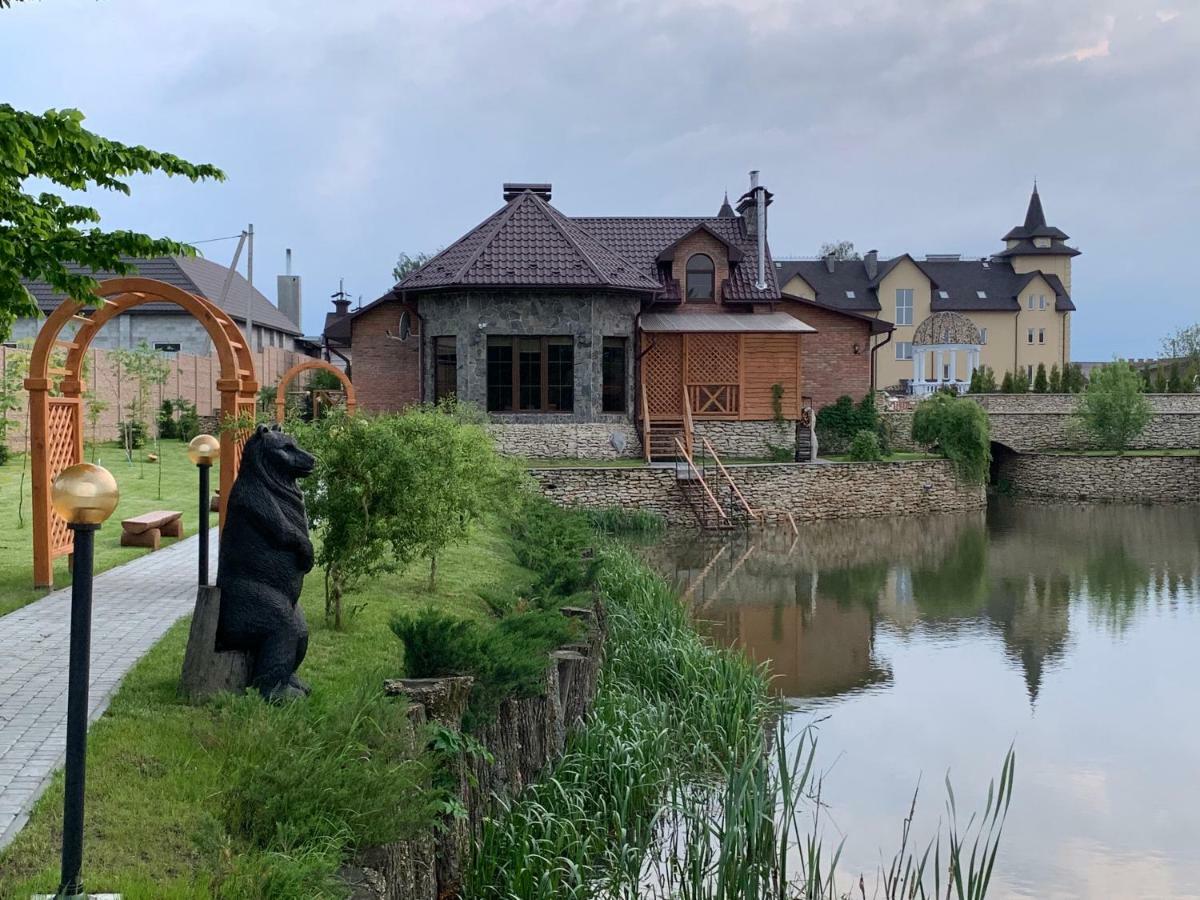 Готельно-Ресторанний Комплекс Прованс Парк Pochaiv Ngoại thất bức ảnh